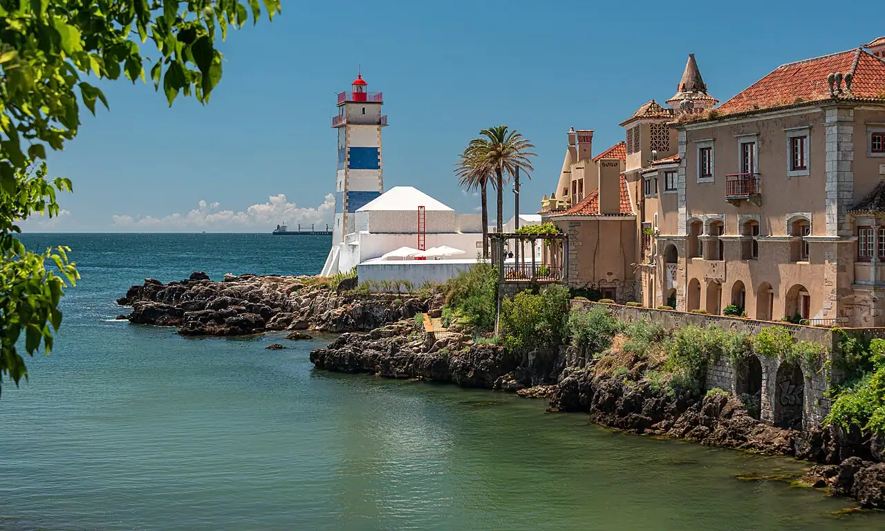 Where to surf near Lisbon