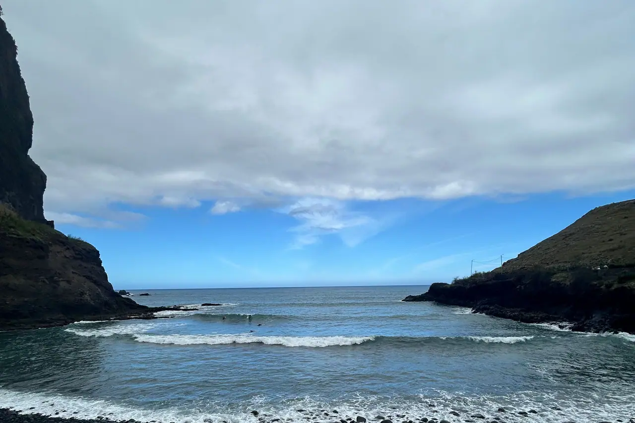 Surf schools, camps & board rental in Porto da Cruz